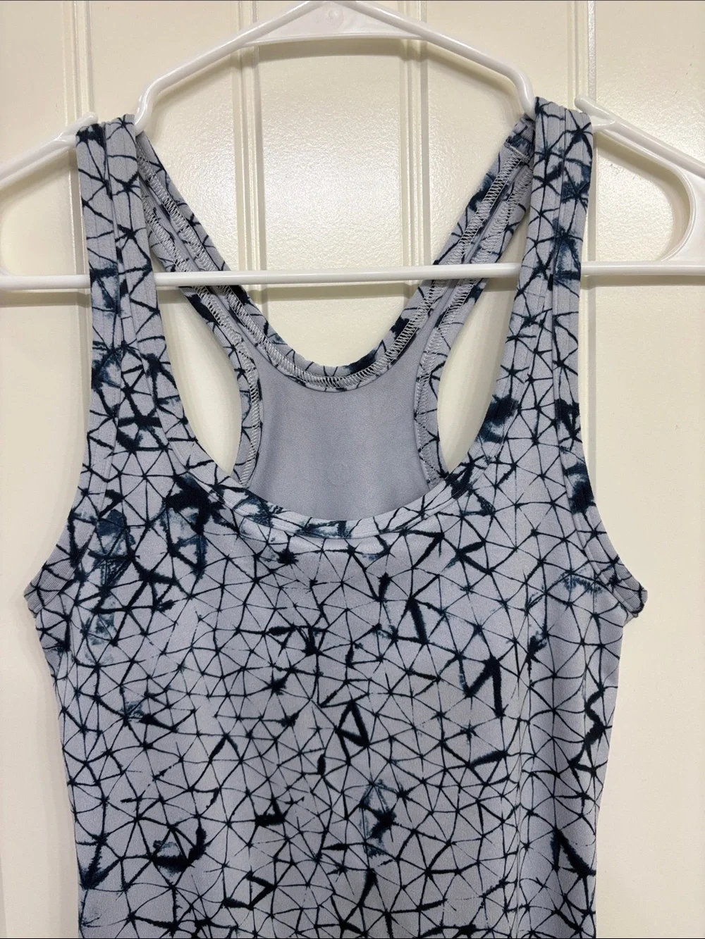 lululemon athletica Light Gray Tank‎ Top with Black Geometric Print